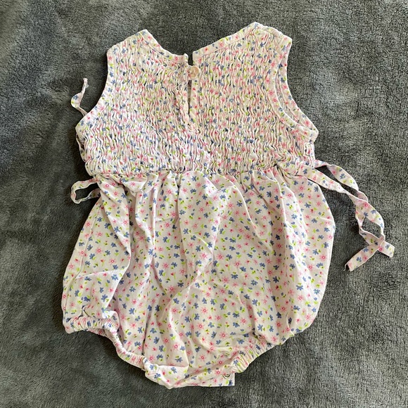 Baby Girl Onesie One Piece Outfit - Picture 2 of 3